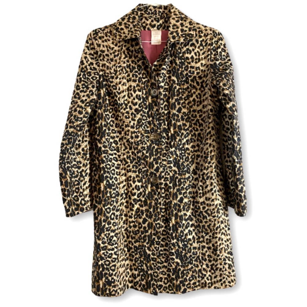 Super cute Leopard Jacket with pockets and Pink Lining 💗